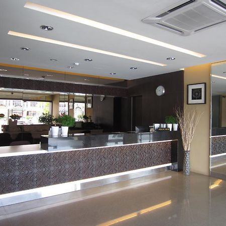 Radiant Hotel Sitiawan Exteriér fotografie