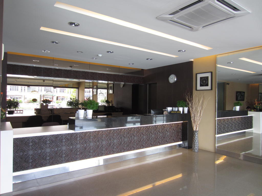 Radiant Hotel Sitiawan Exteriér fotografie