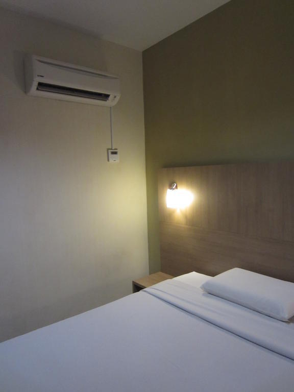 Radiant Hotel Sitiawan Pokoj fotografie